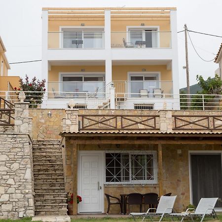 אליקס Laura Beach House מראה חיצוני תמונה