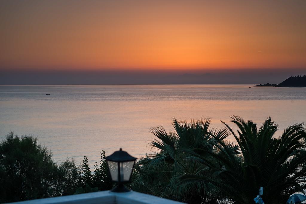 אליקס Laura Beach House מראה חיצוני תמונה