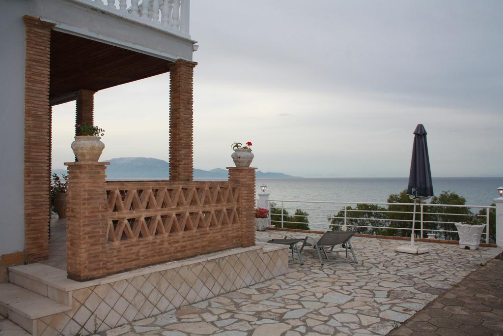 אליקס Laura Beach House מראה חיצוני תמונה