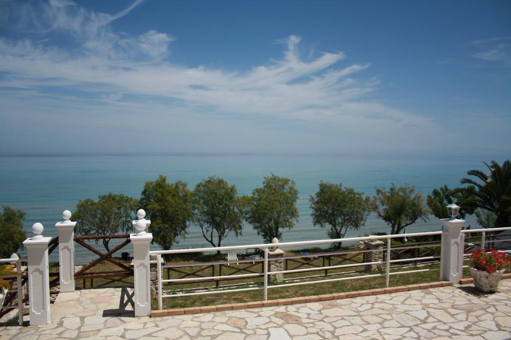 אליקס Laura Beach House מראה חיצוני תמונה