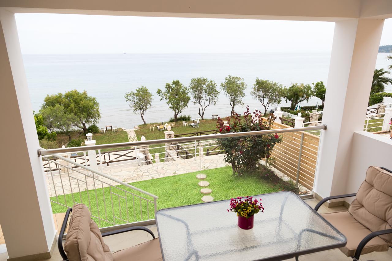 אליקס Laura Beach House מראה חיצוני תמונה