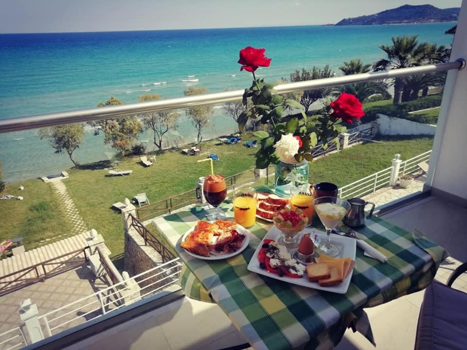 אליקס Laura Beach House מראה חיצוני תמונה