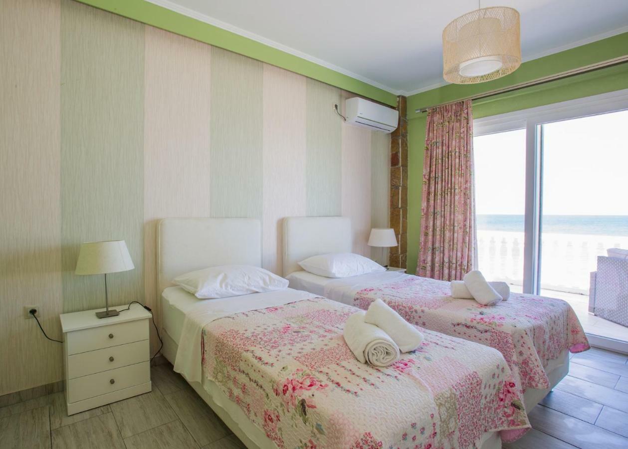 אליקס Laura Beach House מראה חיצוני תמונה