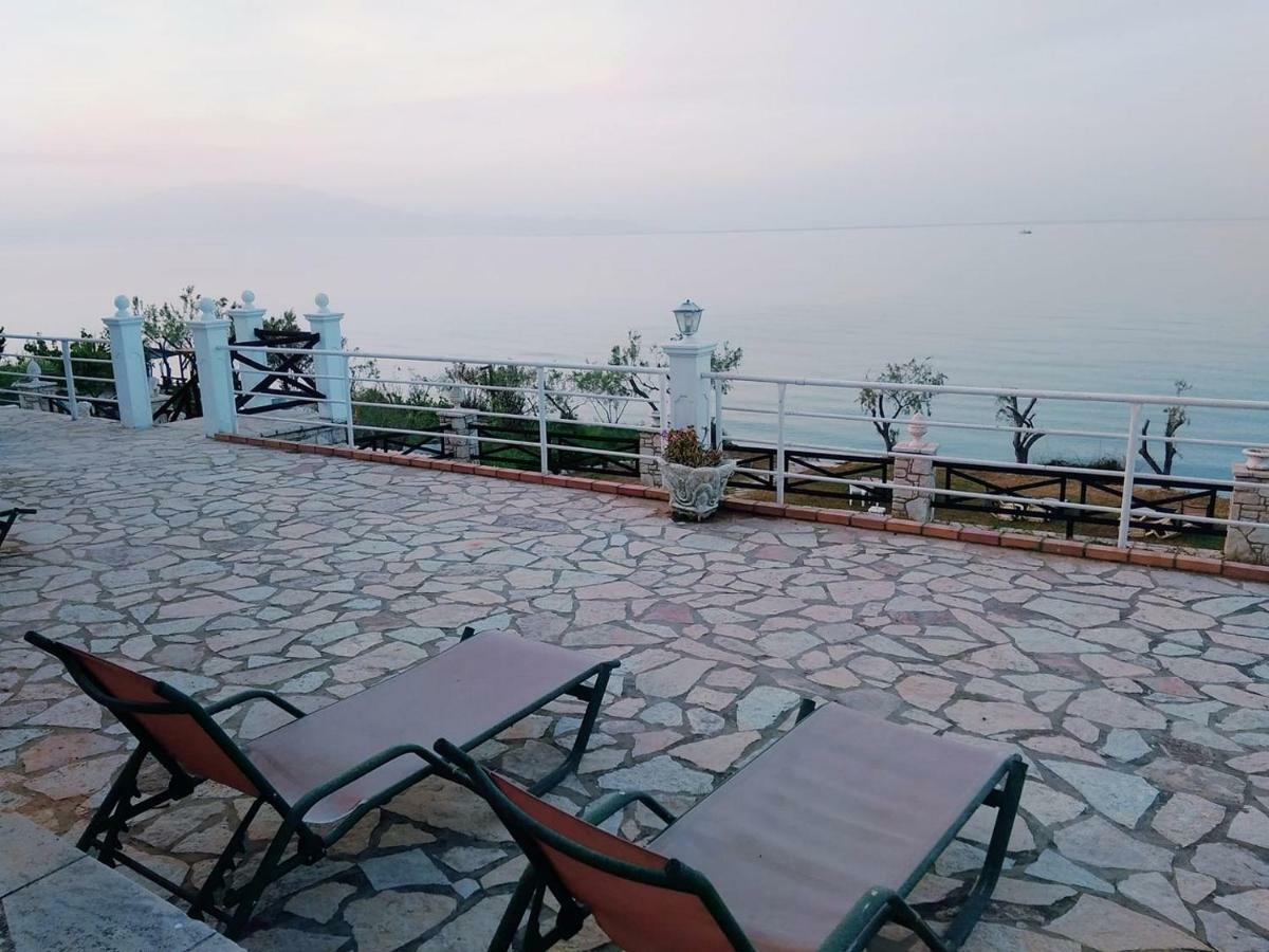 אליקס Laura Beach House מראה חיצוני תמונה