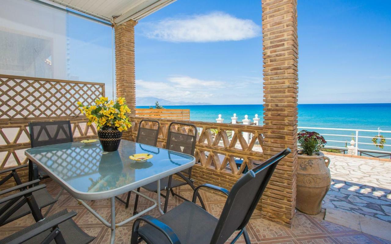 אליקס Laura Beach House מראה חיצוני תמונה